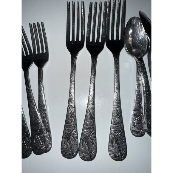 16 Piece Old Harbor Liberty Tabletop Silverware Set Fishing Boating Ships Lake - Picture 7 of 13